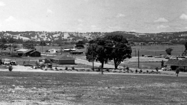 Ridgway Drive Flagstaff Hill 1969 CREDIT ONKAPARINGA COUNCIL SOUTHERN BUMPER