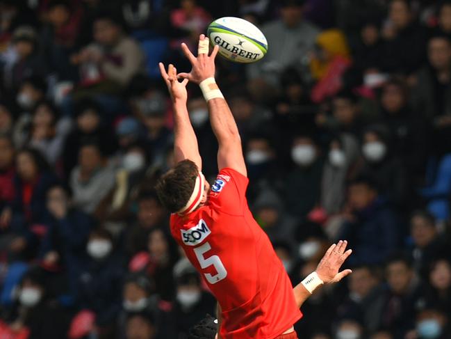 FUKUOKA, JAPAN - FEBRUARY 01: Michael Stolberg of the Sunwolves wins a line out during the Super Rugby match between Sunwolves and Rebels at Level Five Stadium on February 1, 2020 in Fukuoka, Japan. (Photo by Atsushi Tomura/Getty Images)