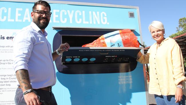 Alice Springs Town Council Mayor Matt Paterson and Envirobank founder Narelle Anderson. Alice Springs Town Council has partnered with Envirobank to make recycling 10c eligible containers easier in Alice Springs. Picture: Gera Kazakov