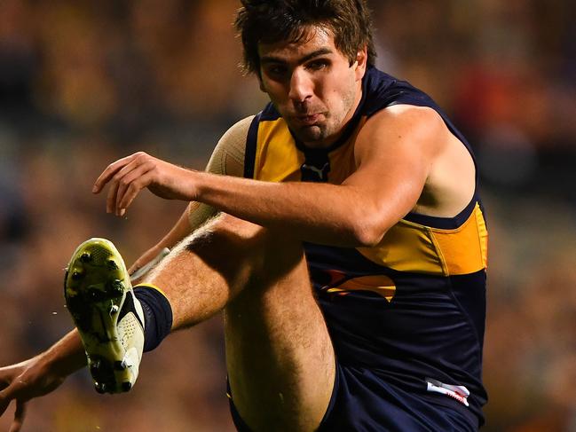 PERTH, AUSTRALIA - AUGUST 19: Andrew Gaff of the Eagles kicks the ball during the 2016 AFL Round 22 match between the West Coast Eagles and the Hawthorn Hawks at Domain Stadium on August 19, 2016 in Perth, Australia. (Photo by Daniel Carson/AFL Media/Getty Images)