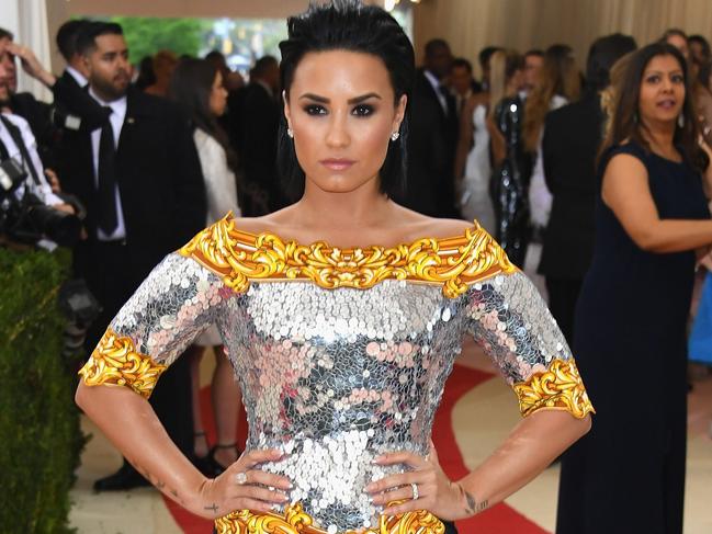 NEW YORK, NY - MAY 02: Demi Lovato attends the "Manus x Machina: Fashion In An Age Of Technology" Costume Institute Gala at Metropolitan Museum of Art on May 2, 2016 in New York City. Larry Busacca/Getty Images/AFP == FOR NEWSPAPERS, INTERNET, TELCOS & TELEVISION USE ONLY ==