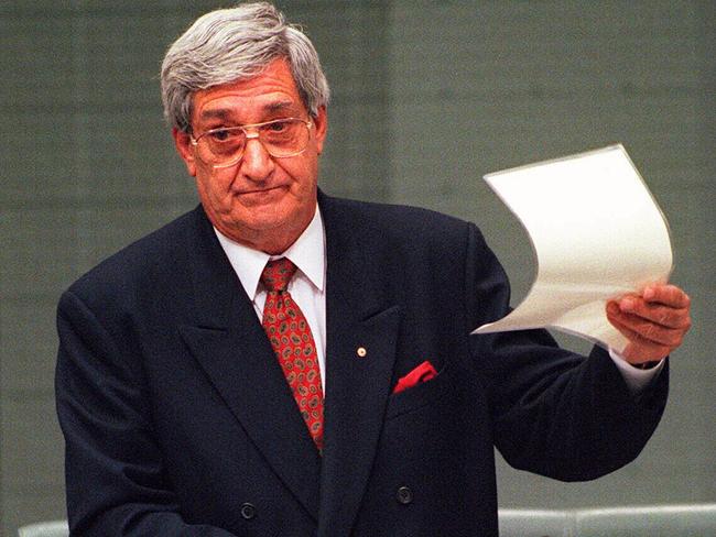 Former NT politician Nick Dondas dies aged 84