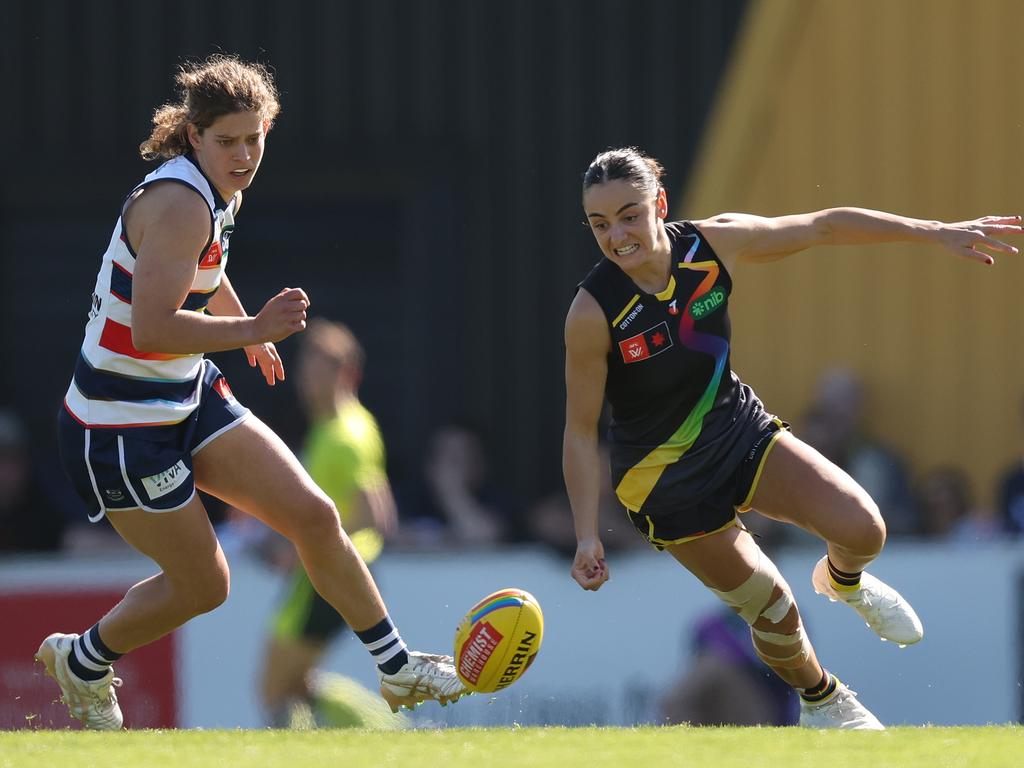 Nina Morrison and Monique Conti go after the ball on Saturday. Picture: Robert Cianflone/Getty Images