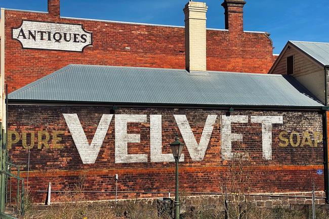 Velvet sign in Kyneton.