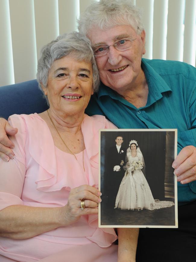 Ken and Lorraine Lee on their 60th wedding anniversary. Photo: Alistair Brightman / Fraser Coast Chronicle