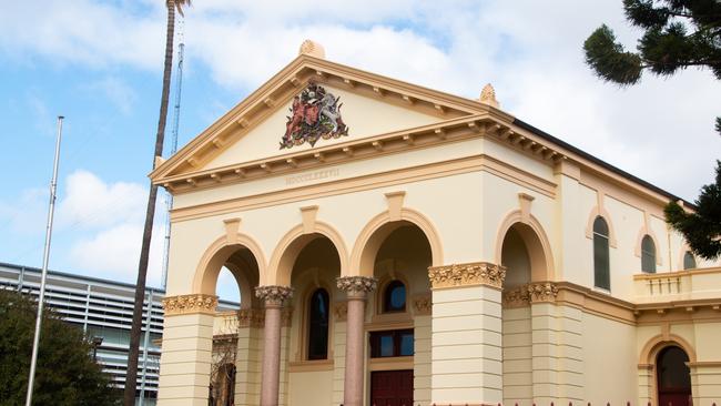 A man has been charged with various traffic offences following multiple alleged police pursuits in the western region. Photo: Dubbo Courthouse.