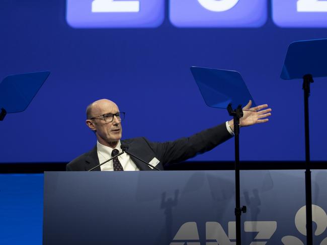 MELBOURNE, AUSTRALIA - NewsWire Photos - 19 DECEMBER, 2024:  Thursday 19th December 2024.  ANZ AGM.Chairman Paul O'Sullivan opens the AGM with outgoing CEO Shayne Elliott.Picture: NewsWire / Arsineh Houspian