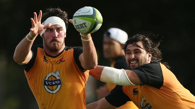 Kane Douglas has reportedly signed for Leinster in Ireland.