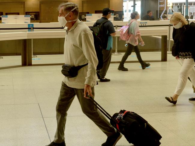 SYDNEY, AUSTRALIA - NewsWire Photos NOVEMBER 10, 2020. Commuters at Central Station during Covid times .Picture: NCA NewsWire / Jeremy Piper