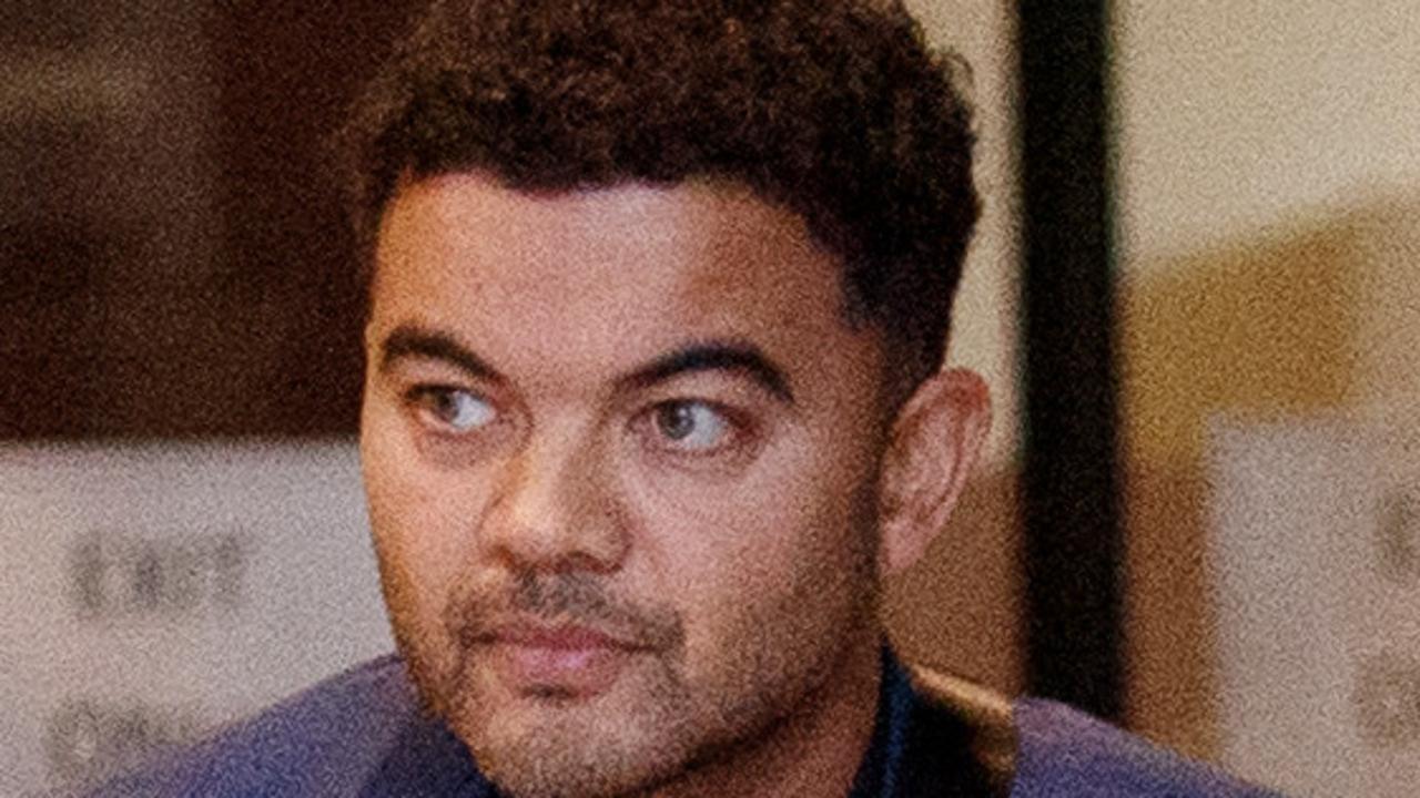 Moment that Guy Sebastian went to cops