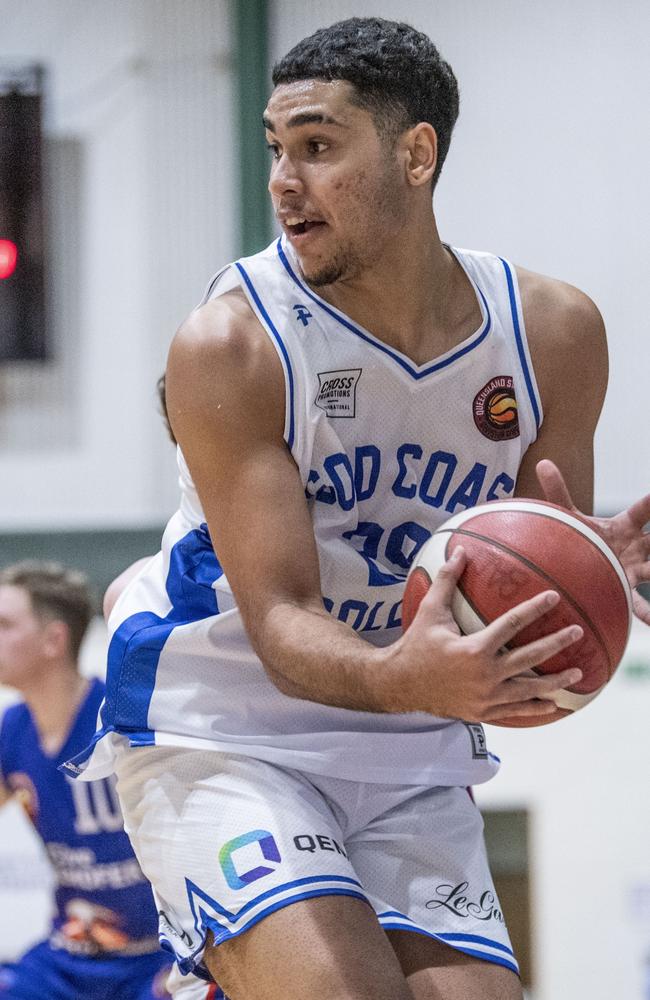 Elijah Kamu for Rollers. Toowoomba Mountaineers vs Gold Coast Rollers. QSL basketball. Sunday, May 22, 2022. Picture: Nev Madsen.