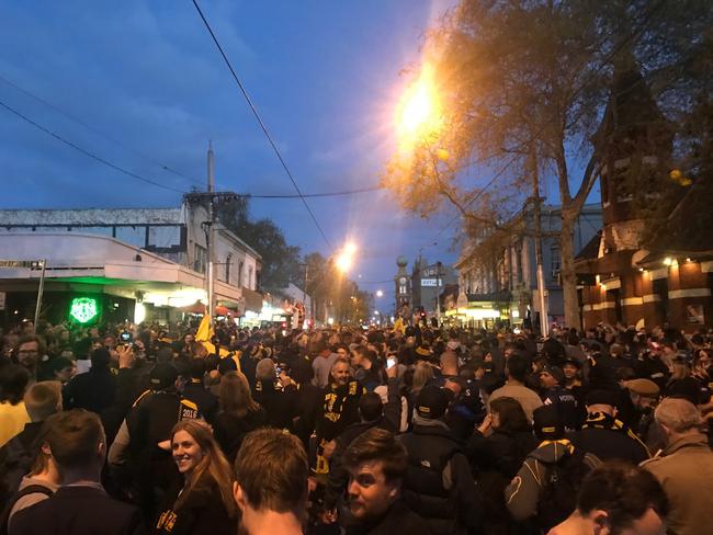 Crowds on Swan St. Picture: Aaron Langmaid