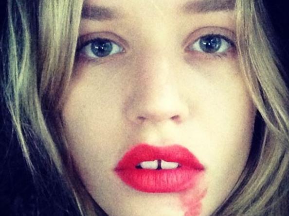 Why is everyone smearing their lipstick?