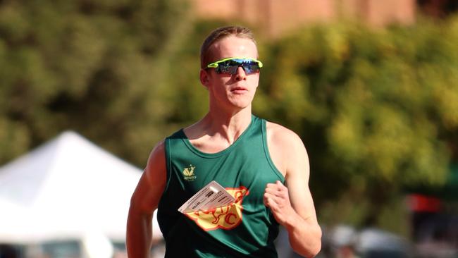 Caleb Kilpatrick running for Geelong Guild. Picture: Neal Conder