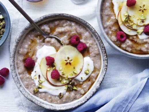 Apple and cinnamon slow cooker oats.