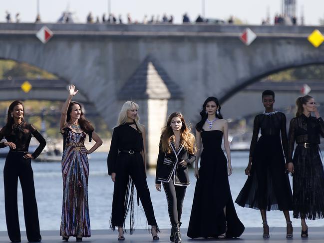 Andie MacDowell waves with other models for L'Oreal Spring/Summer 2019 fashion show in Paris.  Picture:  Getty