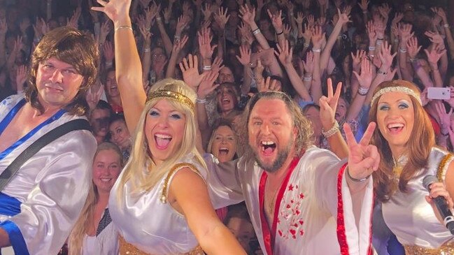 A Night to Remember is a 2-hour extravaganza featuring the greatest hits of Abba and The Gees, set to hit the Coffs Coast this weekend.