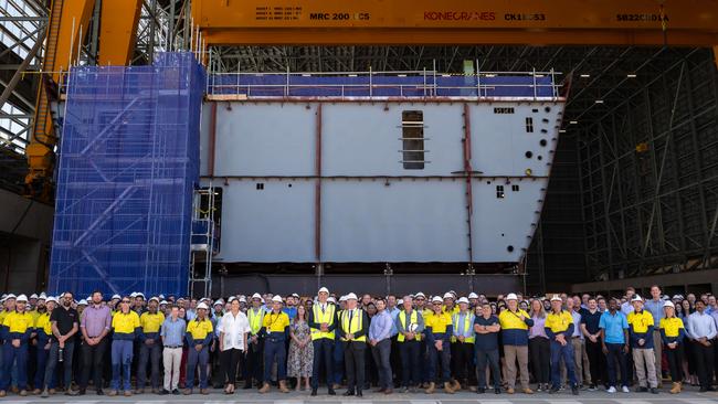 6.11.23 - SA Premier Peter Malinauskas with BAEÃ&#149;s Managing Director (Maritime) Craig Lockhart and staff at the Osbourne shipyard. Photo: Naomi Jellicoe