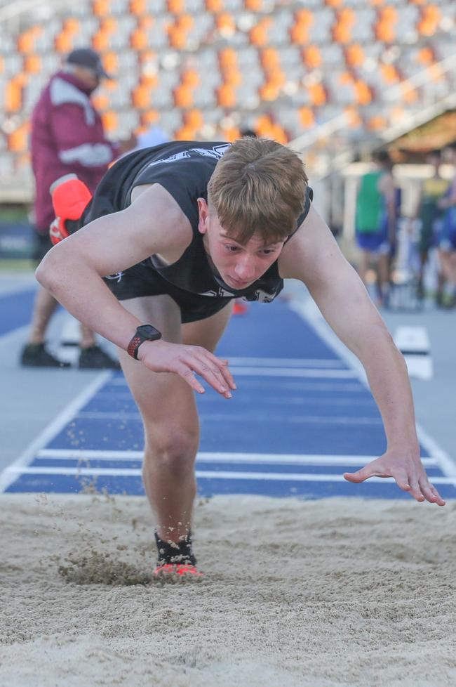 AIC Track &amp; Field Championships from QSAC, Photos by Stephen Archer