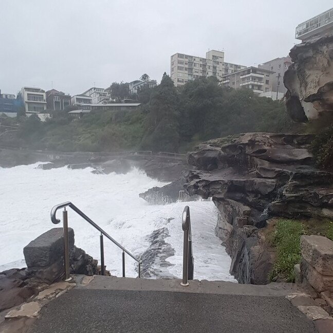 Conditions on the Bondi to Bronte coastal walk.