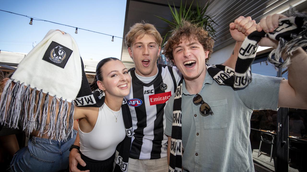 Adelaide footy fans soak up the 2023 Grand Final action. Picture: Emma Brasier