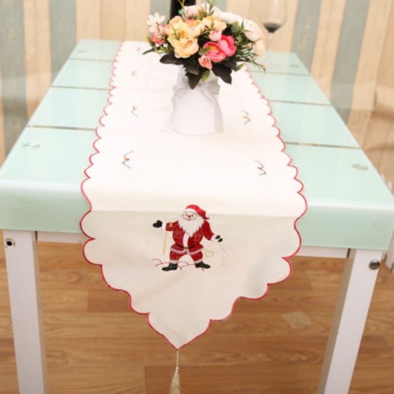 Looking for a simple but elegant table runner? This is your best bet. Image: Catch.