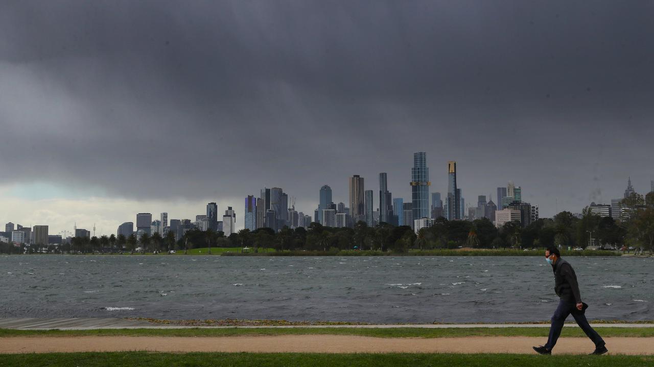 MELBOURNE, AUSTRALIA - NewsWire Photos, OCTOBER 4, 2021. Melbourne has now become the worlds longest city to be kept in lockdown during the COVID -19 crisis. Picture: NCA NewsWire / David Crosling