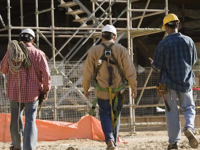 Malcolm Turnbull is critical of Labor granting 457 visas to foreign construction workers.