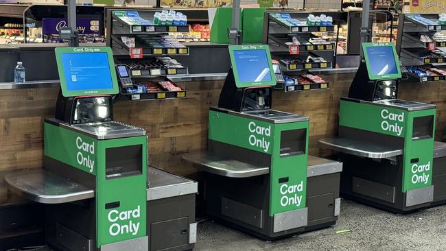 The tech outage even caused self service machines across Woolworths to shut down. Picture: X