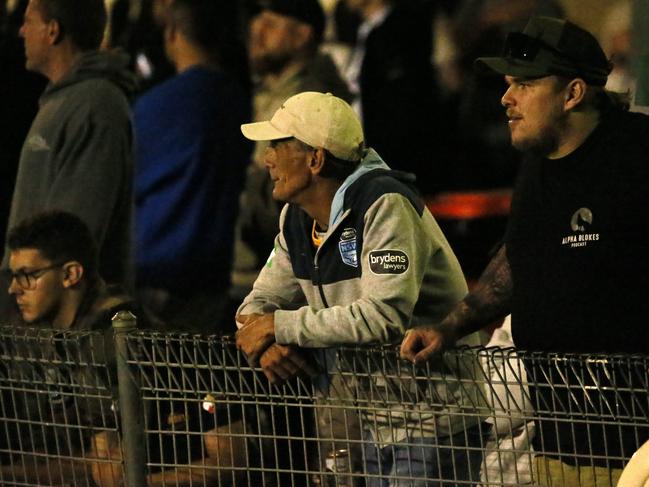 Some fans remained on the fence. Photo: Warren Gannon Photography