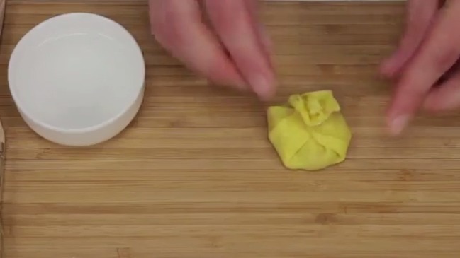 How to fill Wontons