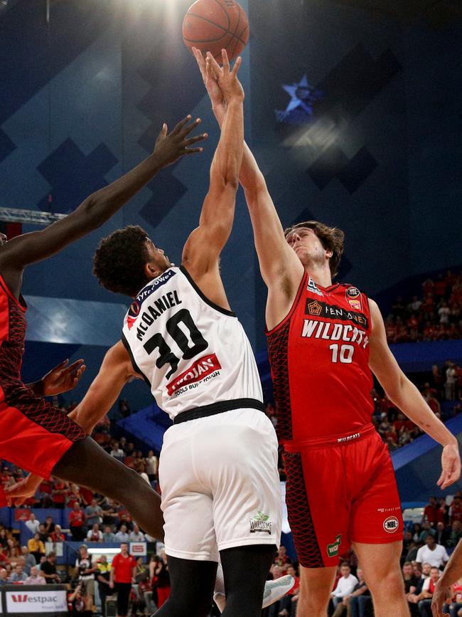 Kyle Bowen (right) has joined Melbourne United on a two-year deal.