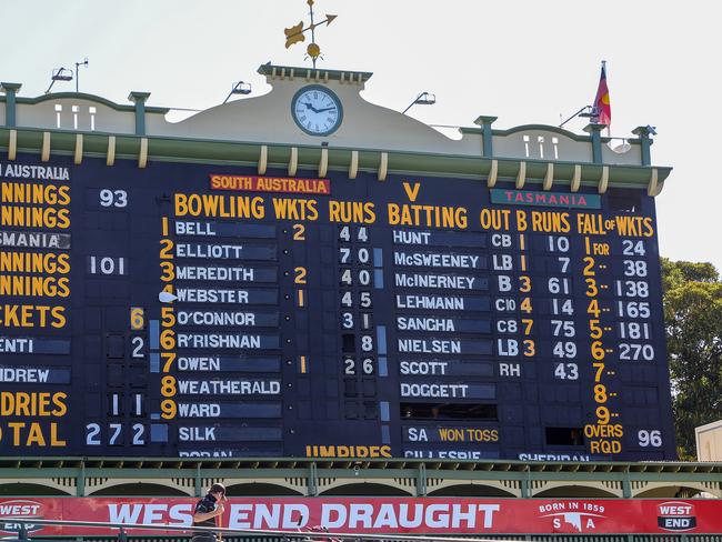 ADELAIDE, AUSTRALIA - FEBRUARY 20: General View, Scoreboard to start day 3 of  the Sheffield Shield match between South Australia and Tasmania at Adelaide Oval, on February 20, 2025, in Adelaide, Australia. (Photo by Sarah Reed/Getty Images)