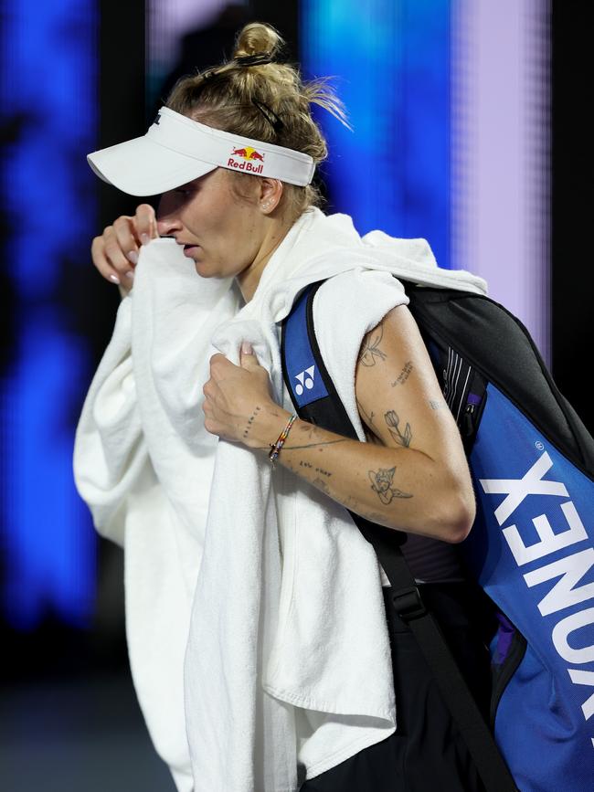 Vondrousova hit out. Photo by Clive Brunskill/Getty Images