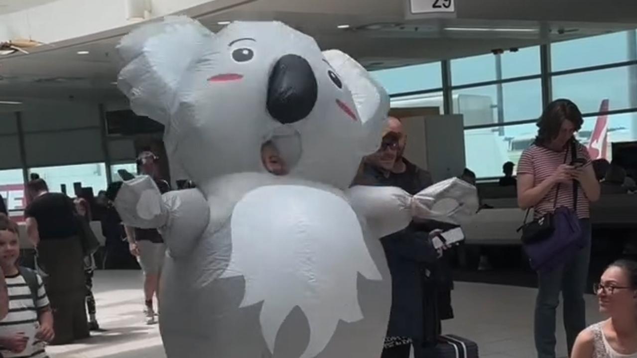 ‘Mortified’: Sister’s very Aussie airport welcome goes viral