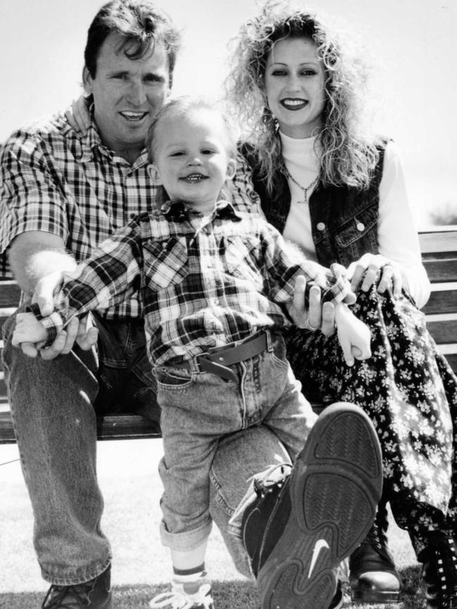 Scott Hodges with wife Julie and son Billy, in 1995.