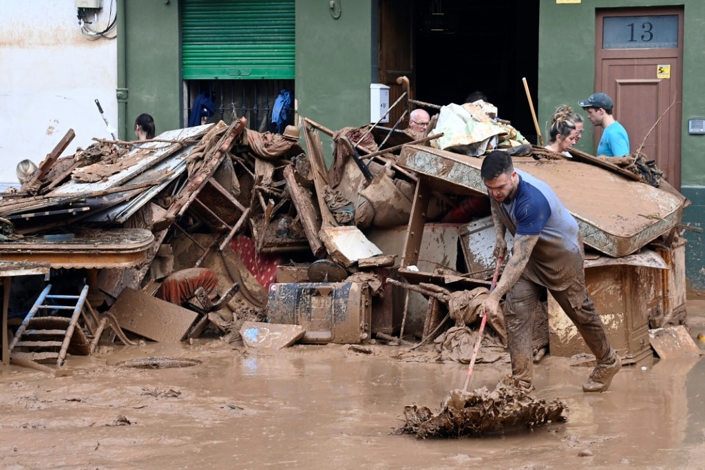 Mud and misery grip epicentre of Spain floods