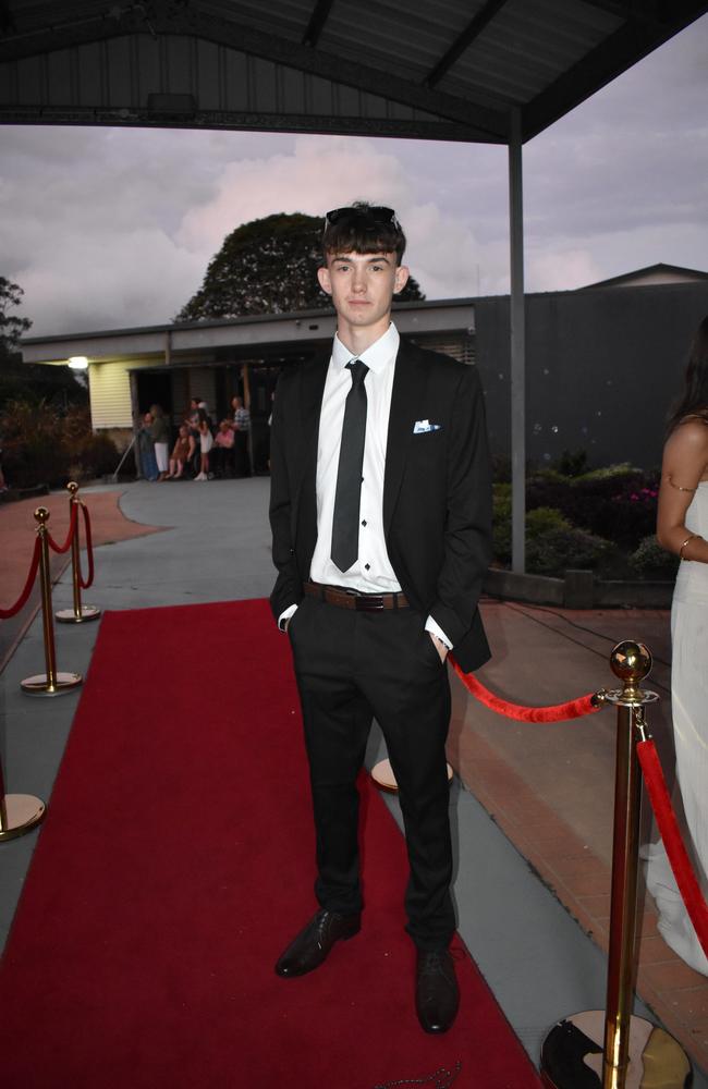 Students arrive at Noosa District State High School formal.