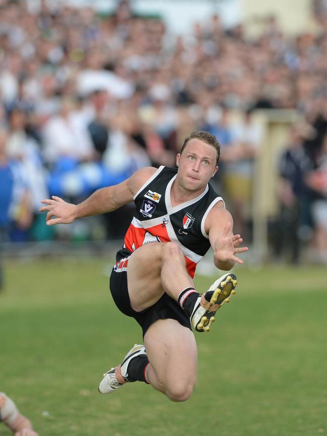 Bonbeach champ Shane McDonald in action in the 2013 grand final.