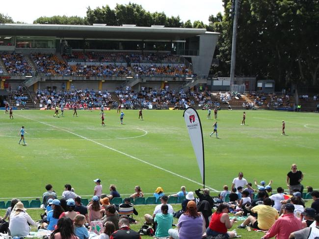 SYDNEY, AUSTRALIA - NOVEMBER 16: A general view during the round three A-League Women's match between Sydney FC and Western Sydney Wanderers at Leichhardt Oval on November 16, 202, in Sydney, Australia. (Photo by Jason McCawley/Getty Images)