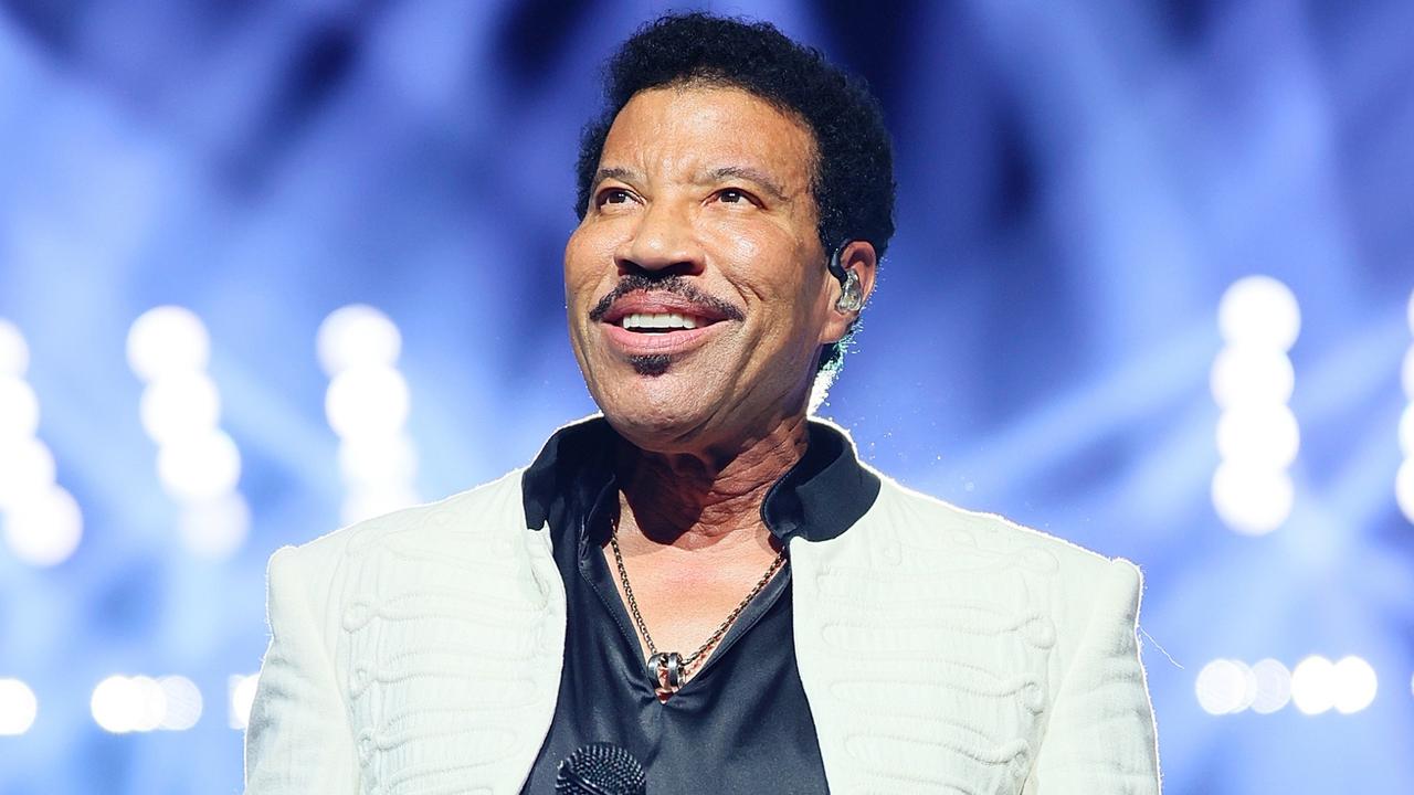 Lionel Richie outrages fans after cancelling Earth Wind & Fire’s show ...