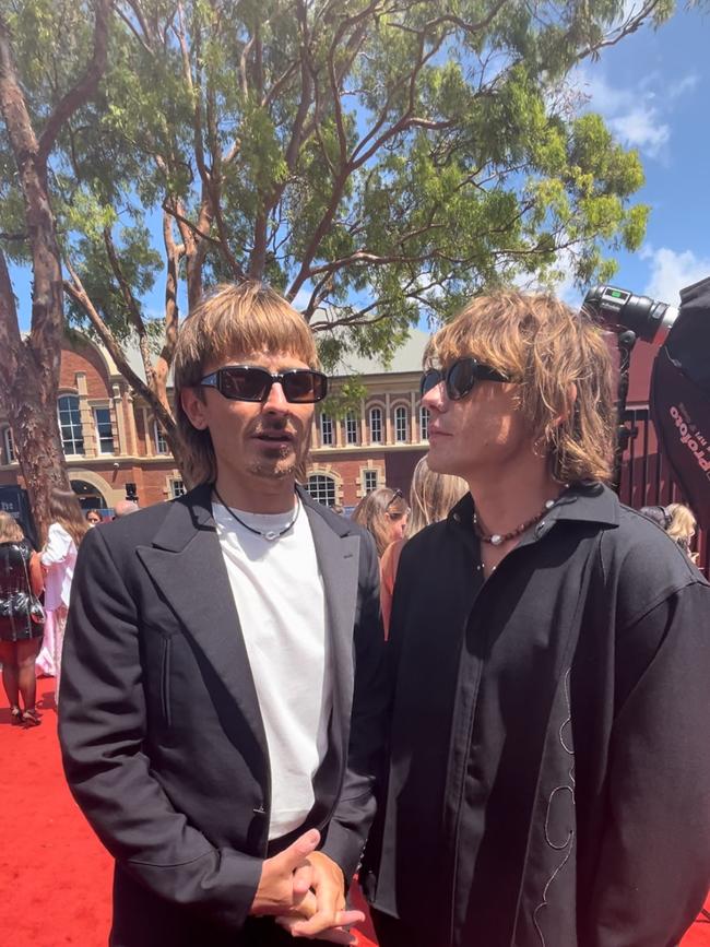 Lime Cordiale put their support behind Royel Otis at the 2024 ARIA Awards. Picture: NewsWire/Clareese Packer.