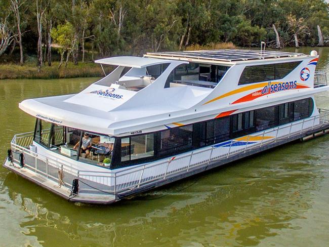 Ultimate Indulgence II by All Seasons Houseboats, Mildura.