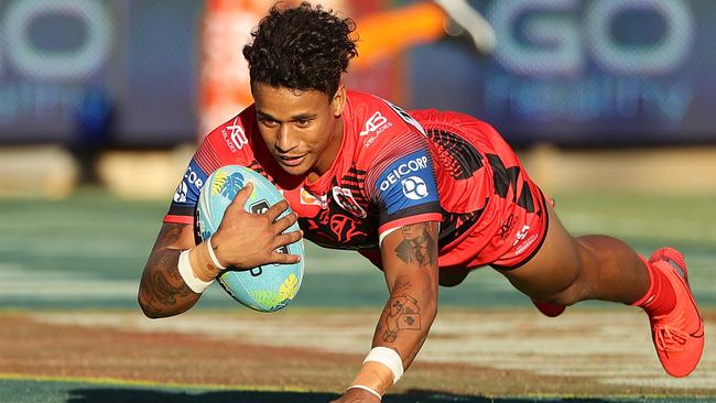 PERTH, AUSTRALIA - FEBRUARY 14: Tristan Sailor of the Dragons crosses for a try during Day 1 of the 2020 NRL Nines match between the Sharks and the Dragons at HBF Park on February 14, 2020 in Perth, Australia. (Photo by Paul Kane/Getty Images)