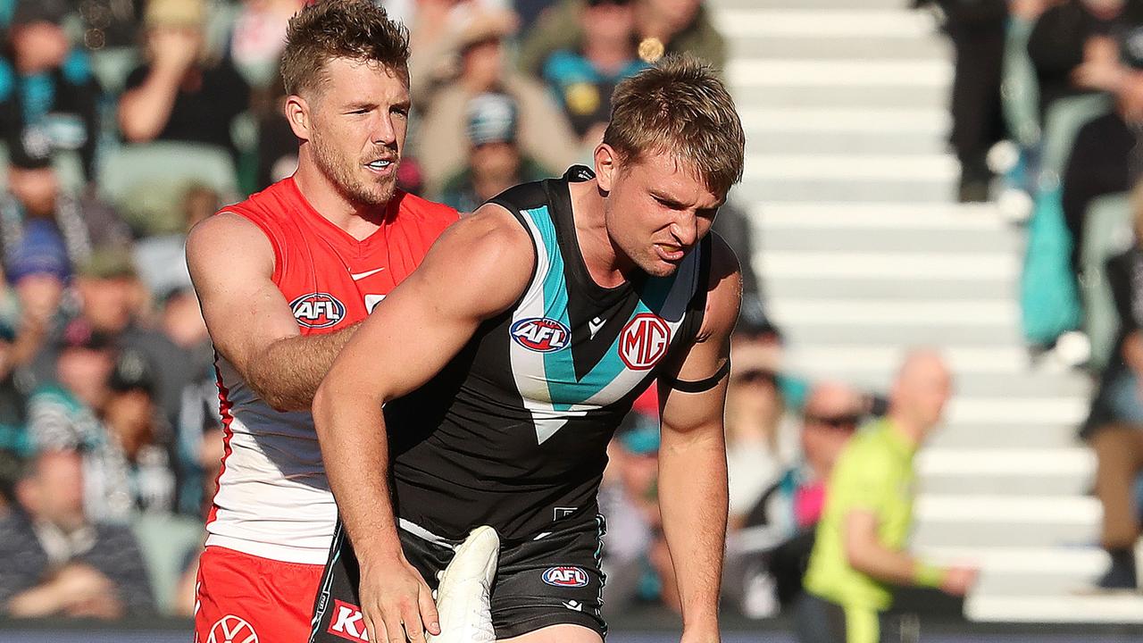 Ollie Wines was unimpressed with Peter Ladhams after he delivered an unnecessary gut punch to him in their round 12 clash. Picture: Getty Images