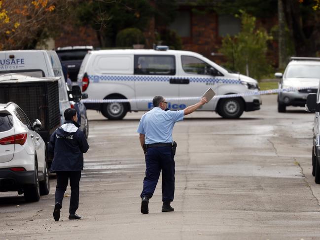 A man’s body is found in Damon St, Epping on Saturday. Picture: Sam Ruttyn