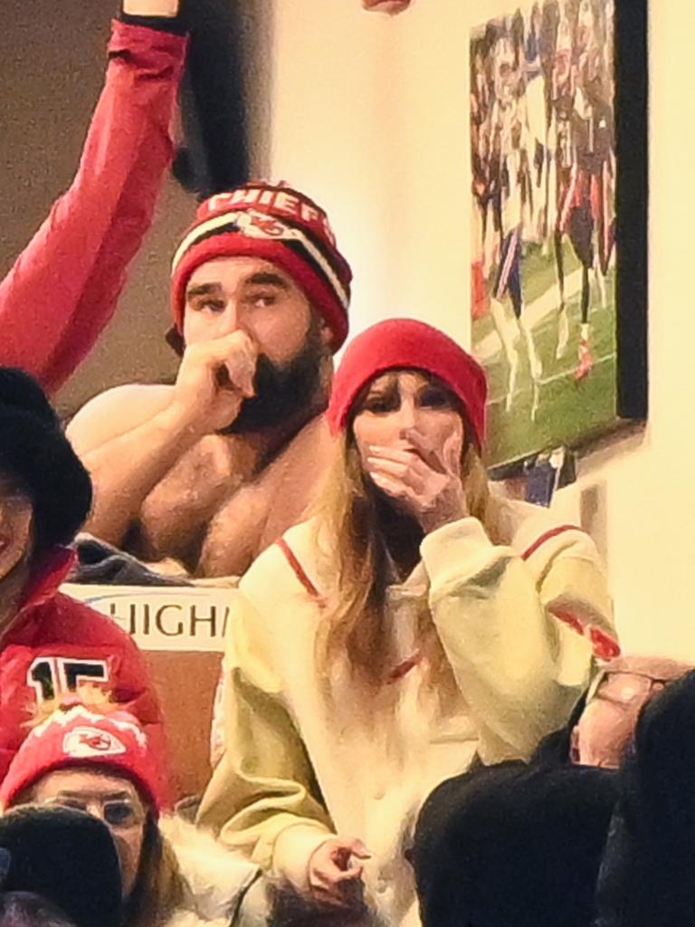 Jason Kelce, and Taylor Swift watch Travis Kelce in action. Photo by Kathryn Riley/Getty Images.