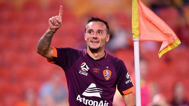 Eric Bautheac celebrates during his time at Brisbane Roar. (AAP Image/Darren England)