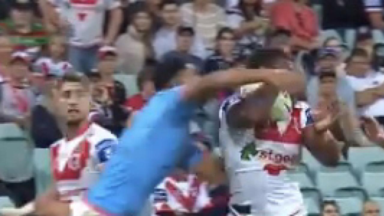 The Daniel Tupou tackle at the point of impact. Fox League