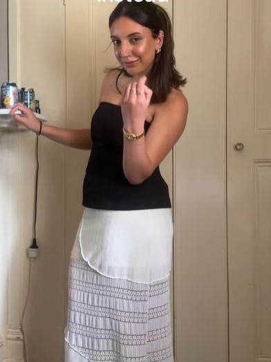 She reckons Aussies should be paid weekly instead. Picture: TikTok/ renadelinaa